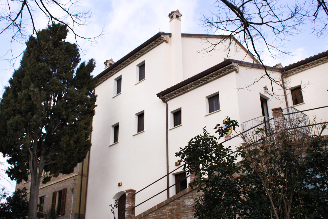 Agriturismo Pozzuolo Serrungarina Exterior photo